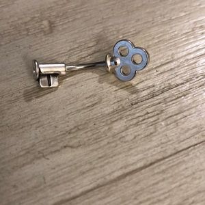 Key belly ring